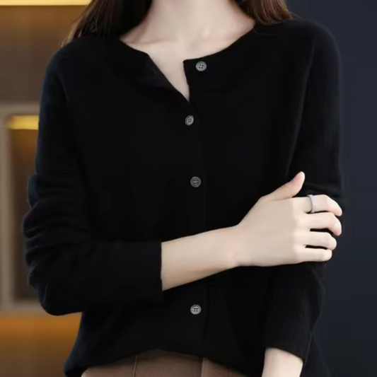 Quinn | Women's Elegant Knitted Cardigan with Buttons